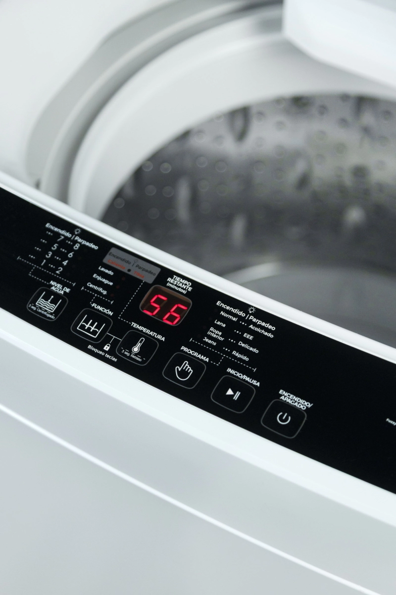 copiadelavarropasautomaticocargasuperior-blanco-detallepanel.jpg
